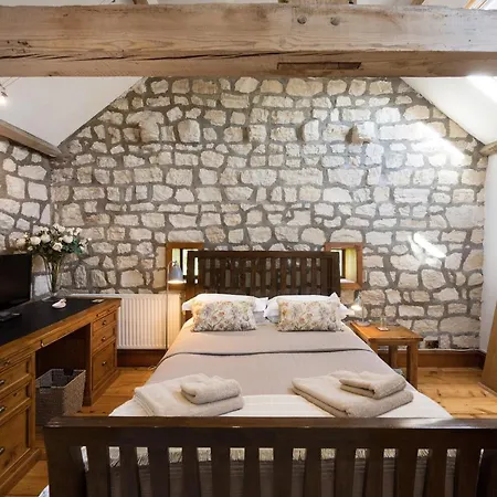 Crow House Barn * Copgrove